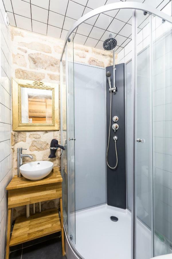 Pretty 25 M2 In A Lively District Apartment Paris Exterior photo