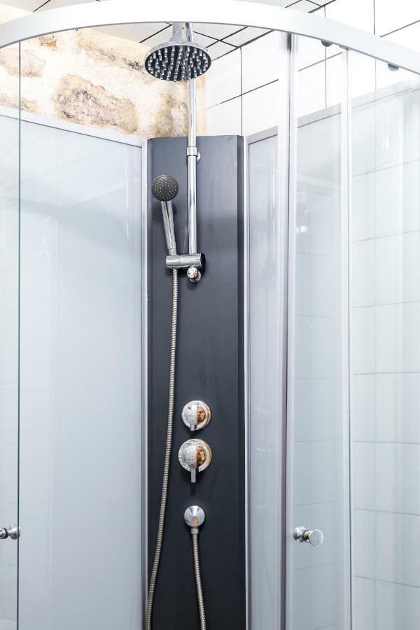 Pretty 25 M2 In A Lively District Apartment Paris Exterior photo
